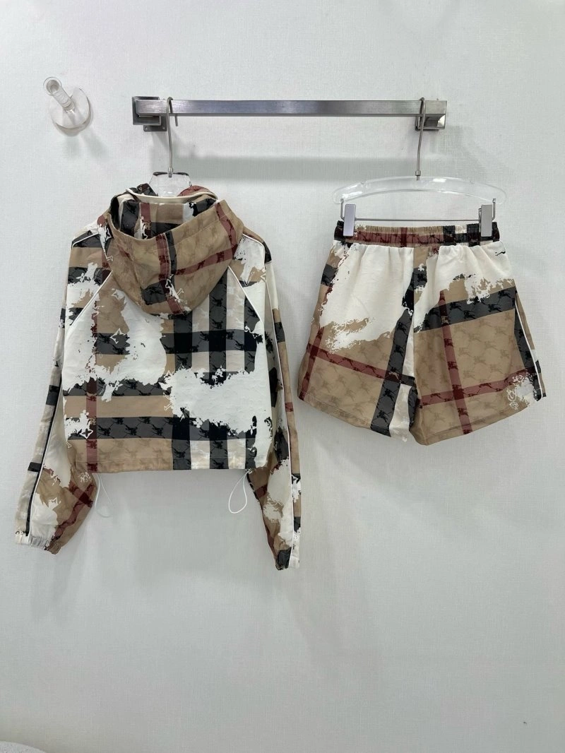 Burberry Short Suits Compact 99298