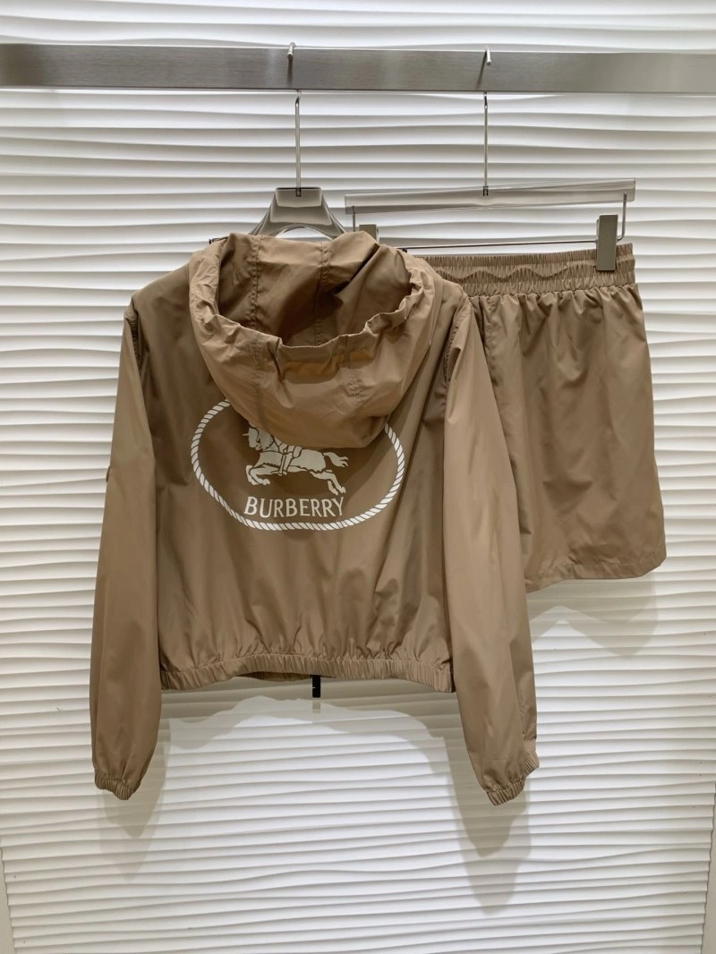 Burberry Short Suits Unisex 99244