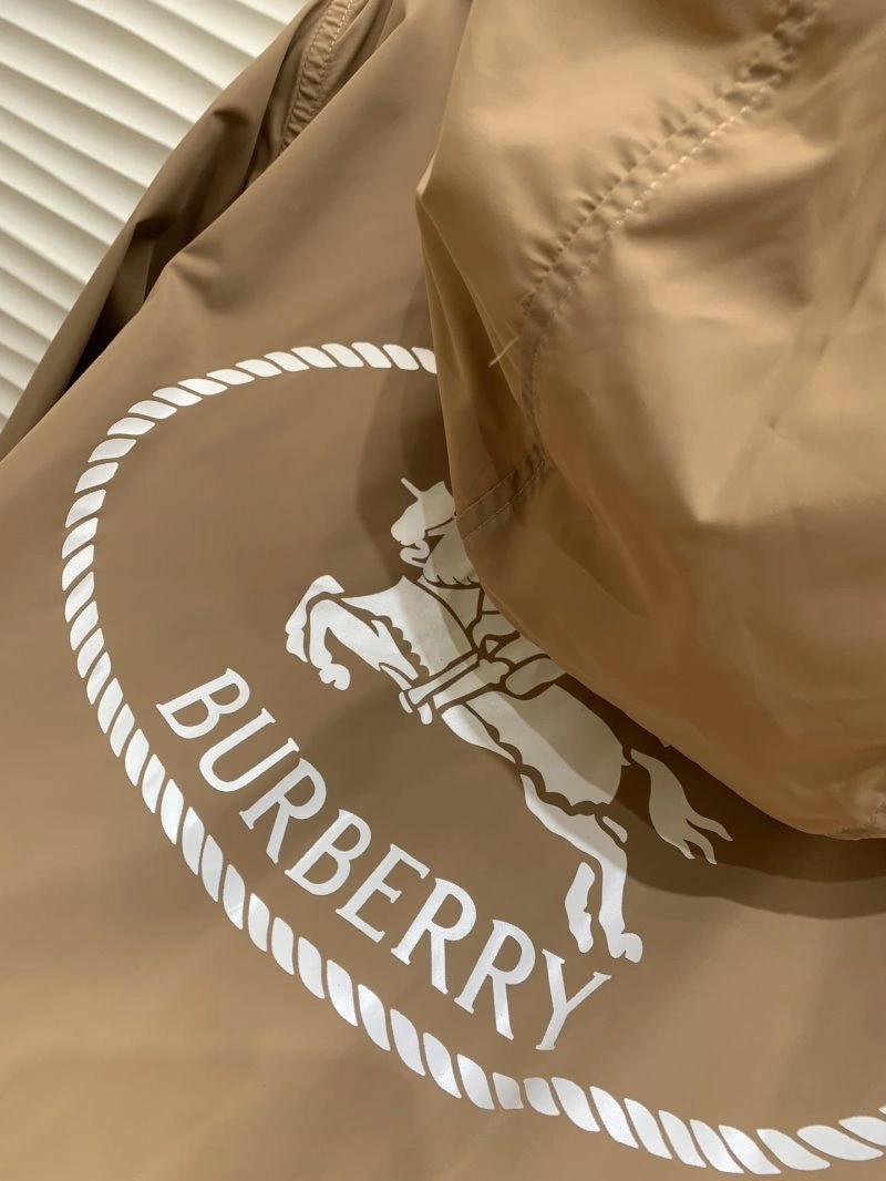 Burberry Short Suits Unisex 99244