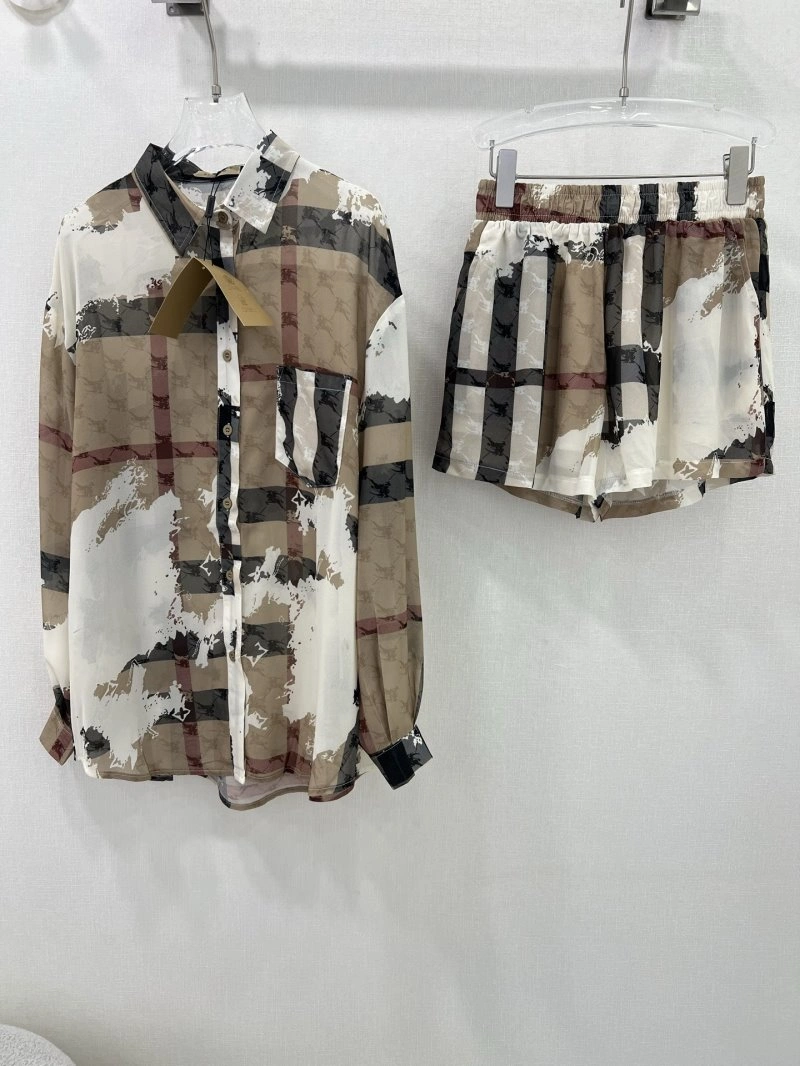HighQuality Burberry Short Suits 99241