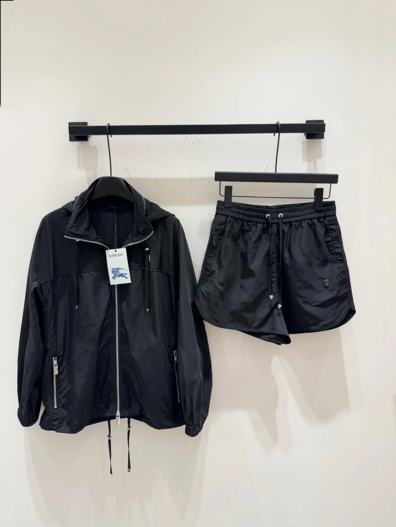 Durable Burberry Short Suits 99243