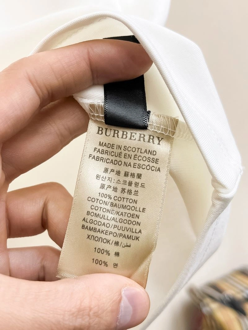 Burberry Short Suits GoAnywhere 100629