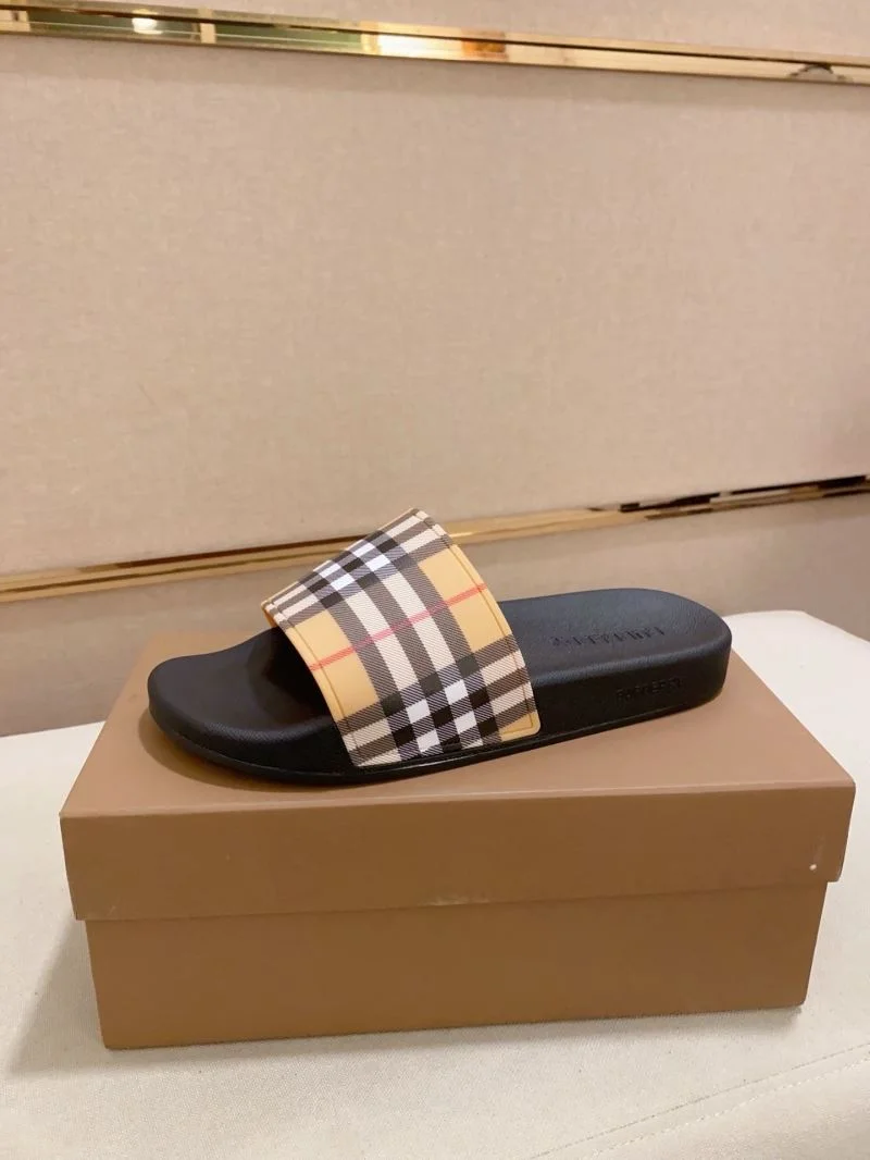 Burberry Slippers SoftTouch 17133