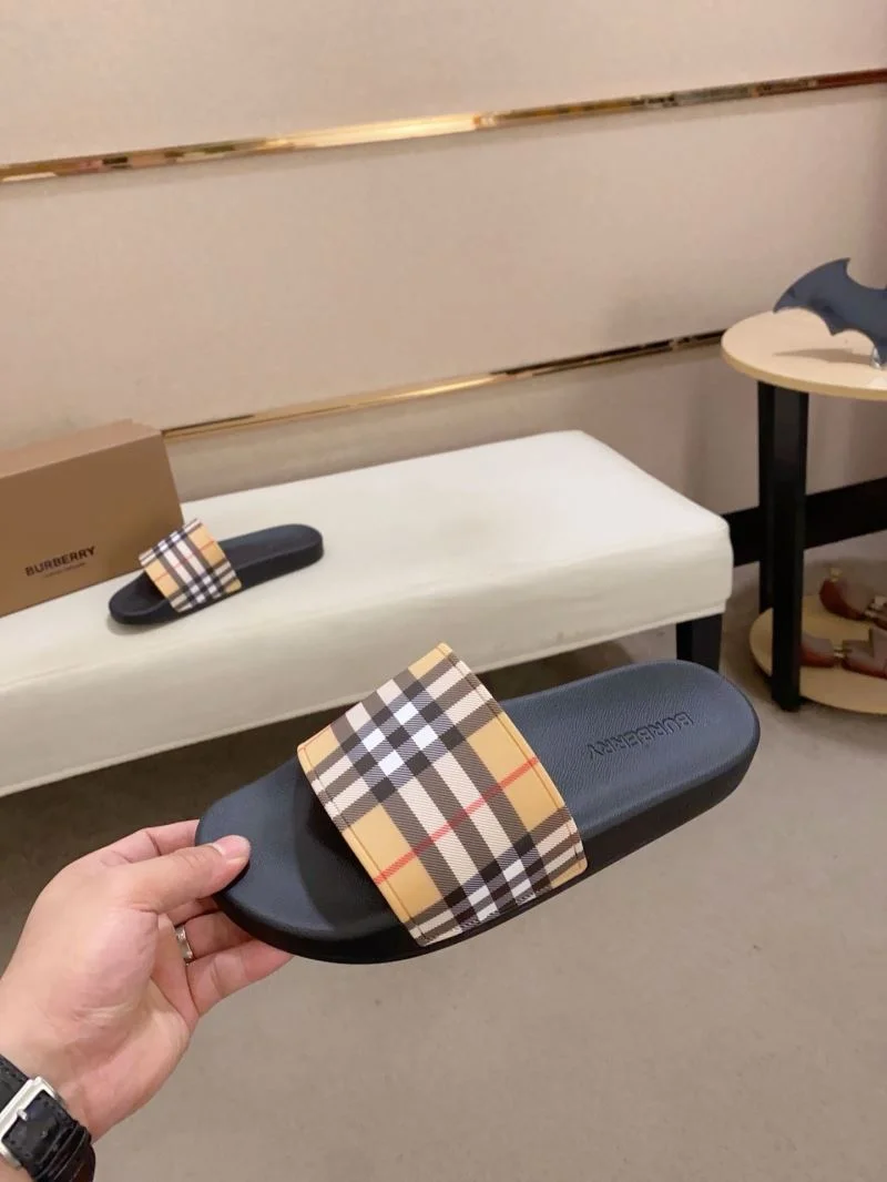 Burberry Slippers SoftTouch 17133
