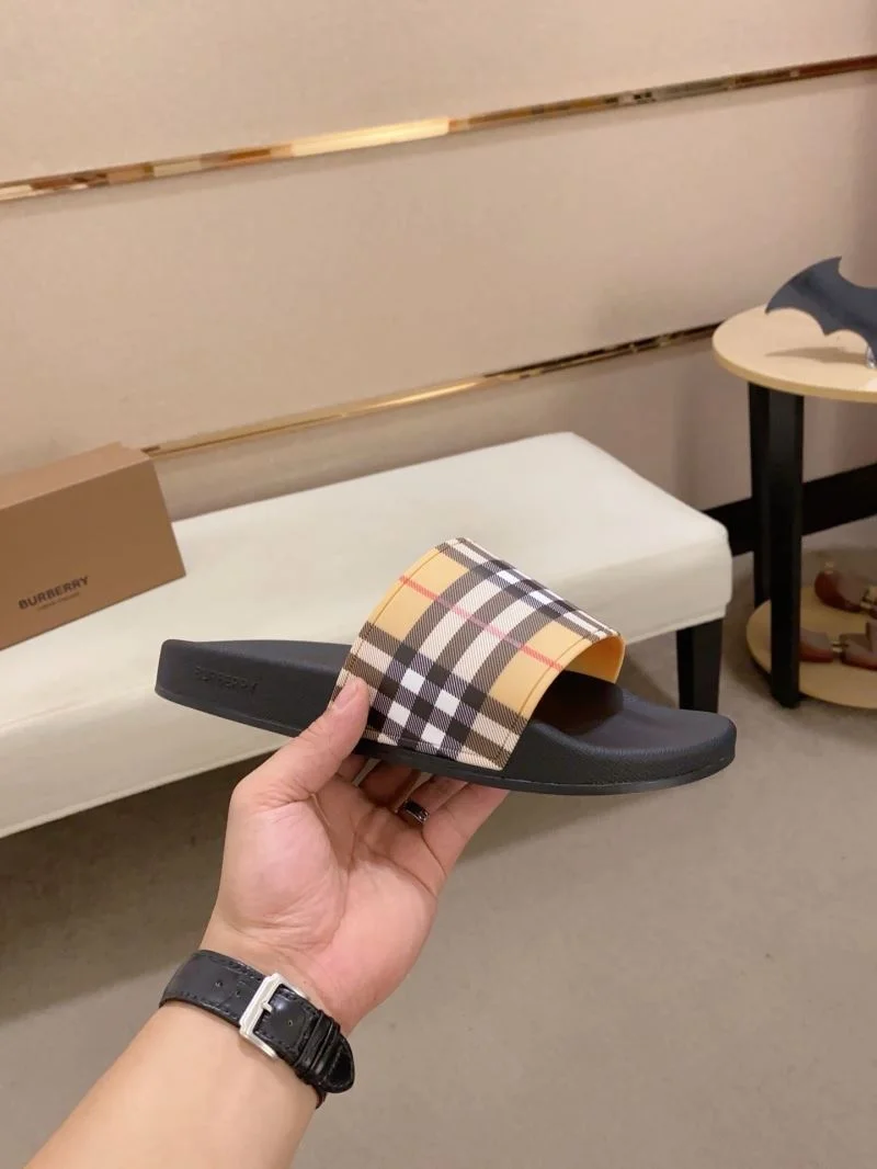 Burberry Slippers SoftTouch 17133