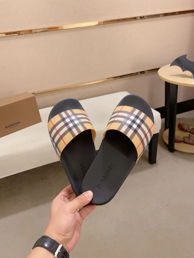 Burberry Slippers SoftTouch 17133