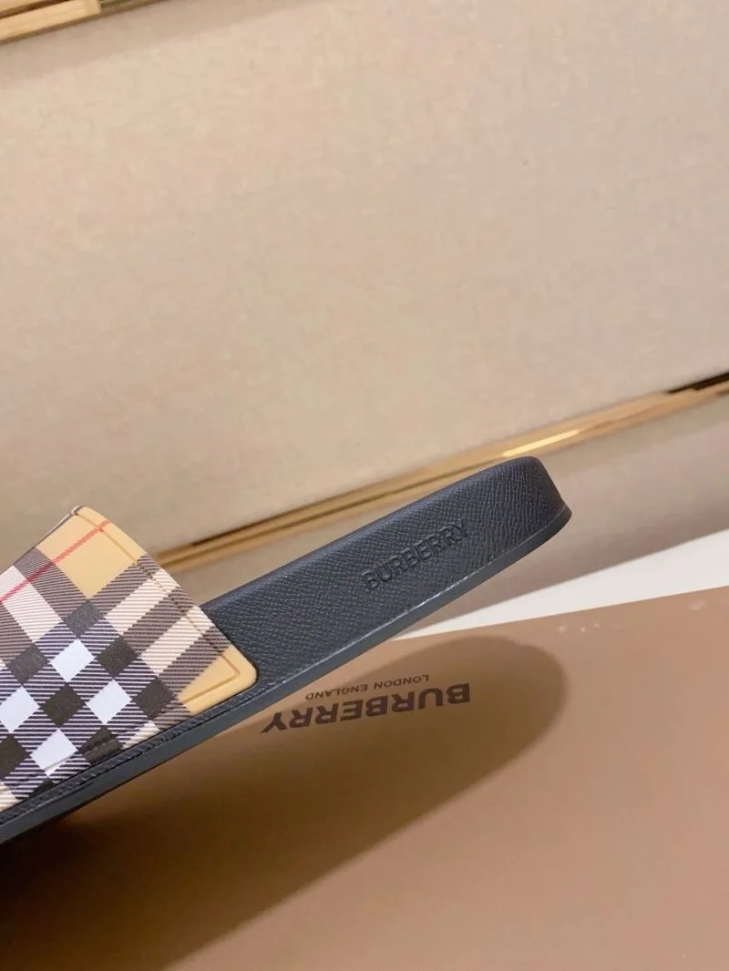 Burberry Slippers SoftTouch 17133