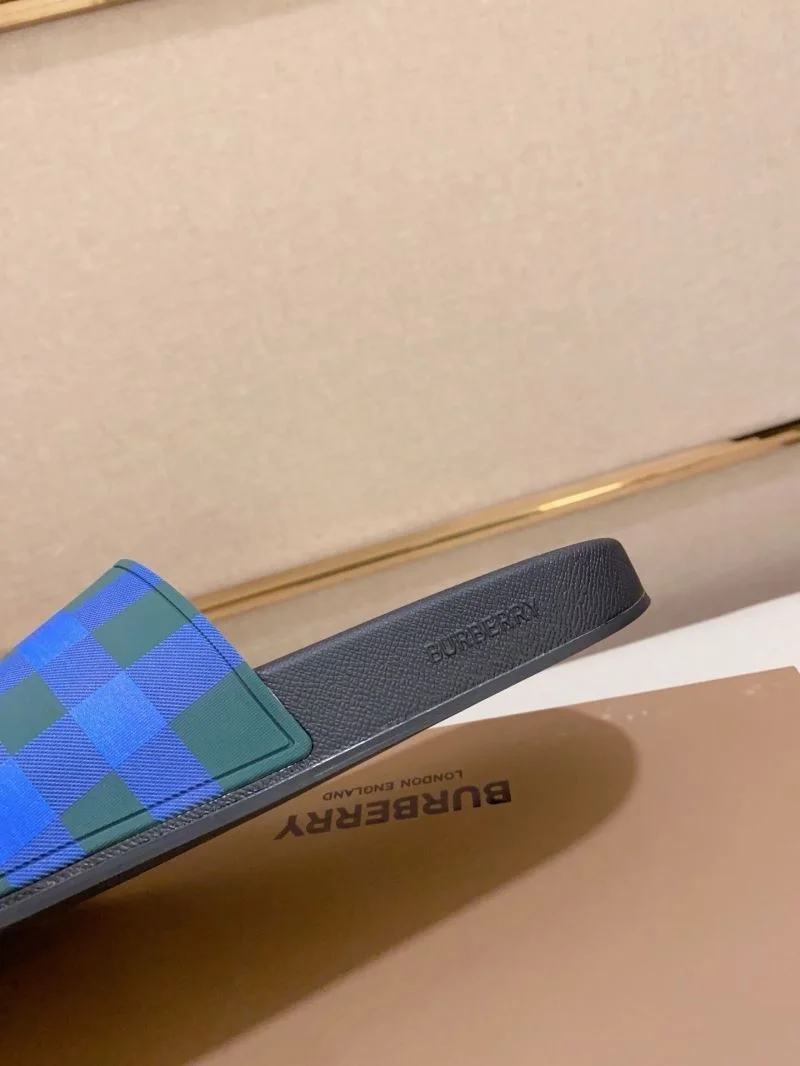 Burberry Slippers FreshLook 17128