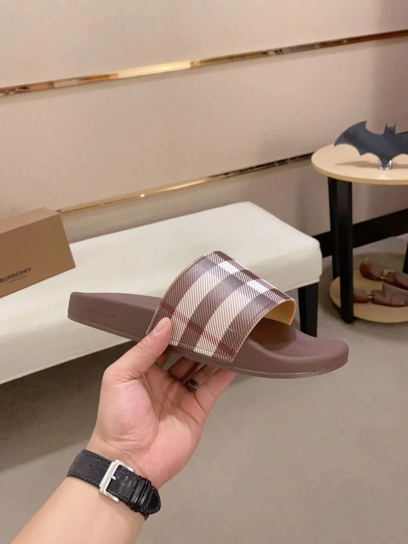 Burberry Slippers Snug 17127