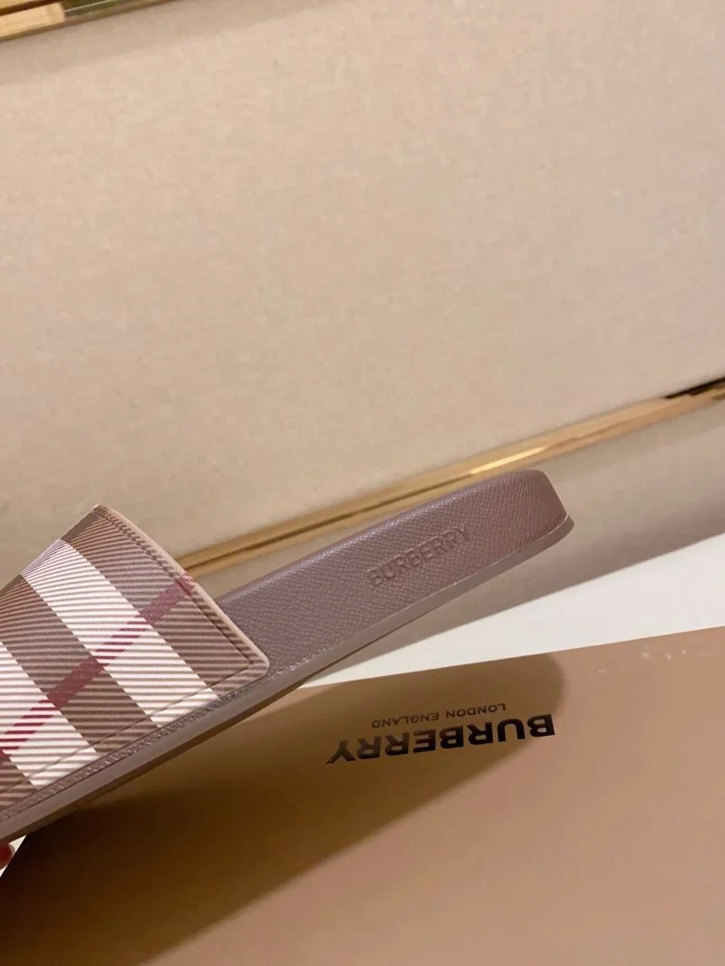Burberry Slippers Snug 17127