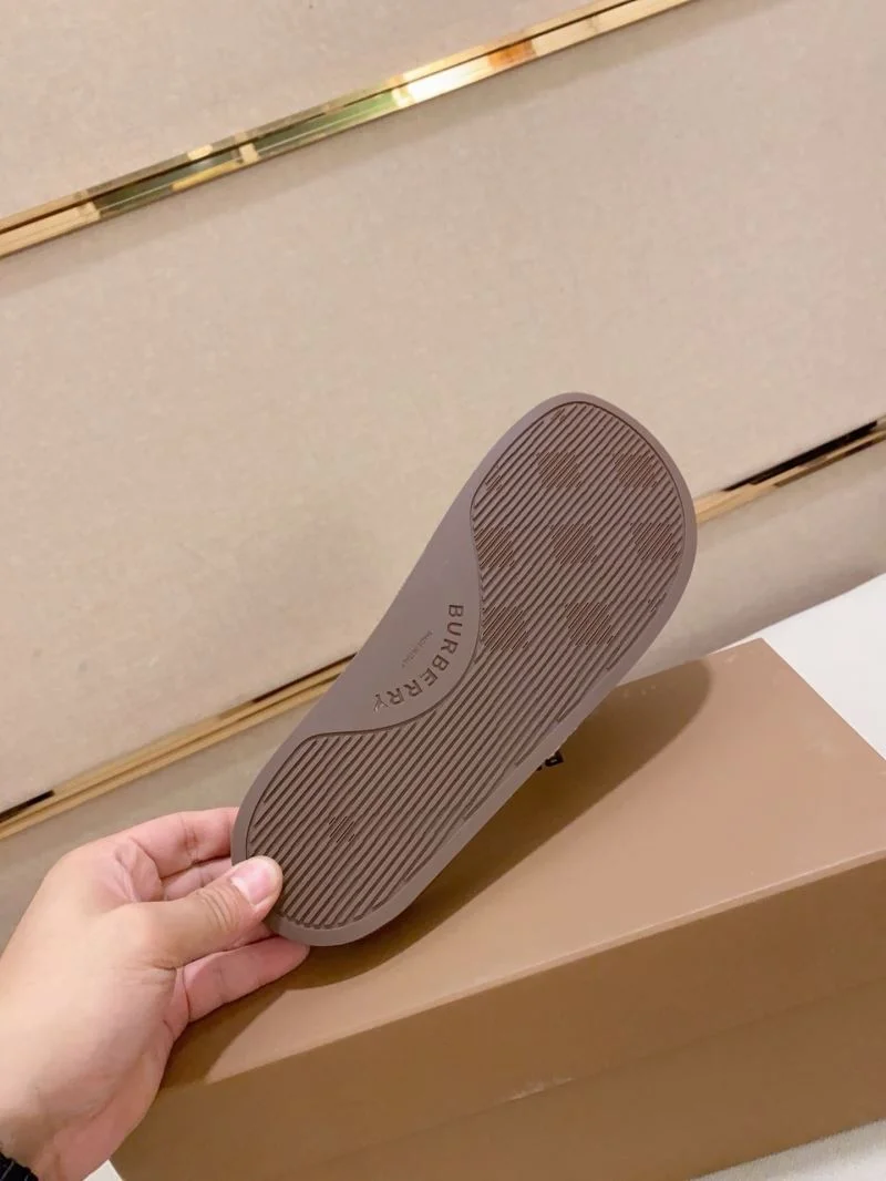 Burberry Slippers Snug 17127