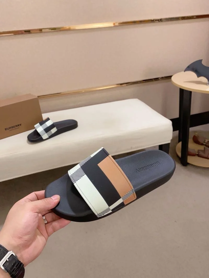 Burberry Slippers DailyWear 17129