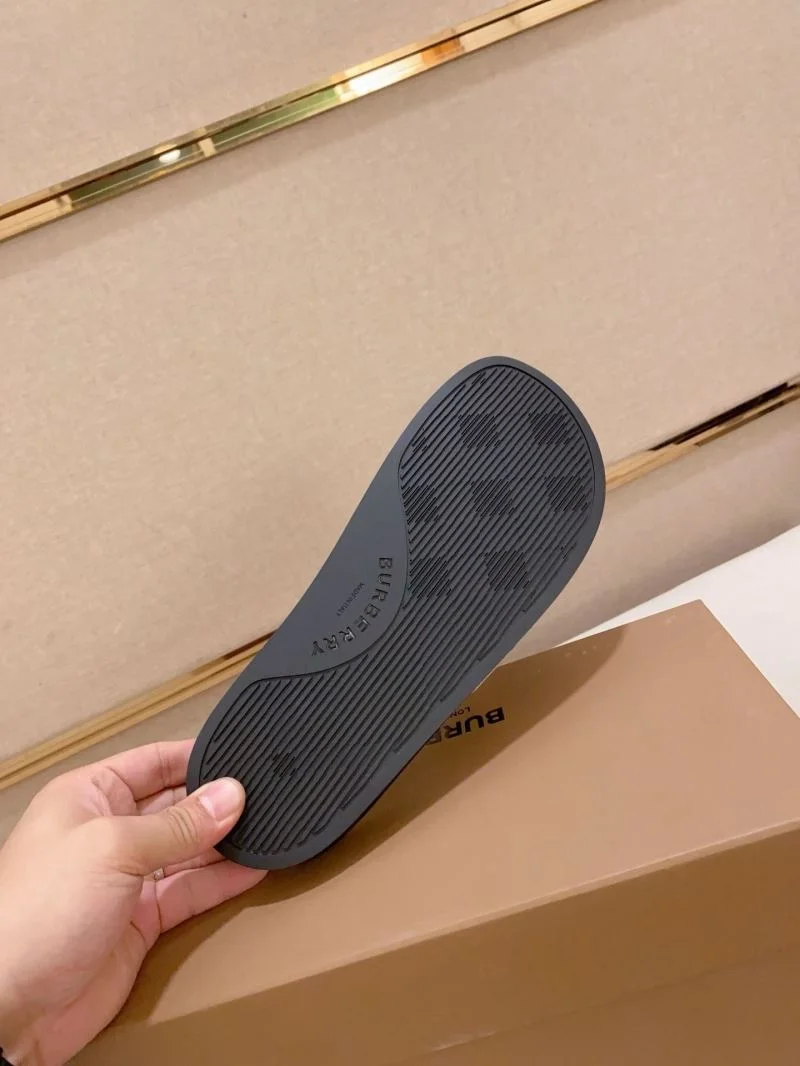 Burberry Slippers DailyWear 17129