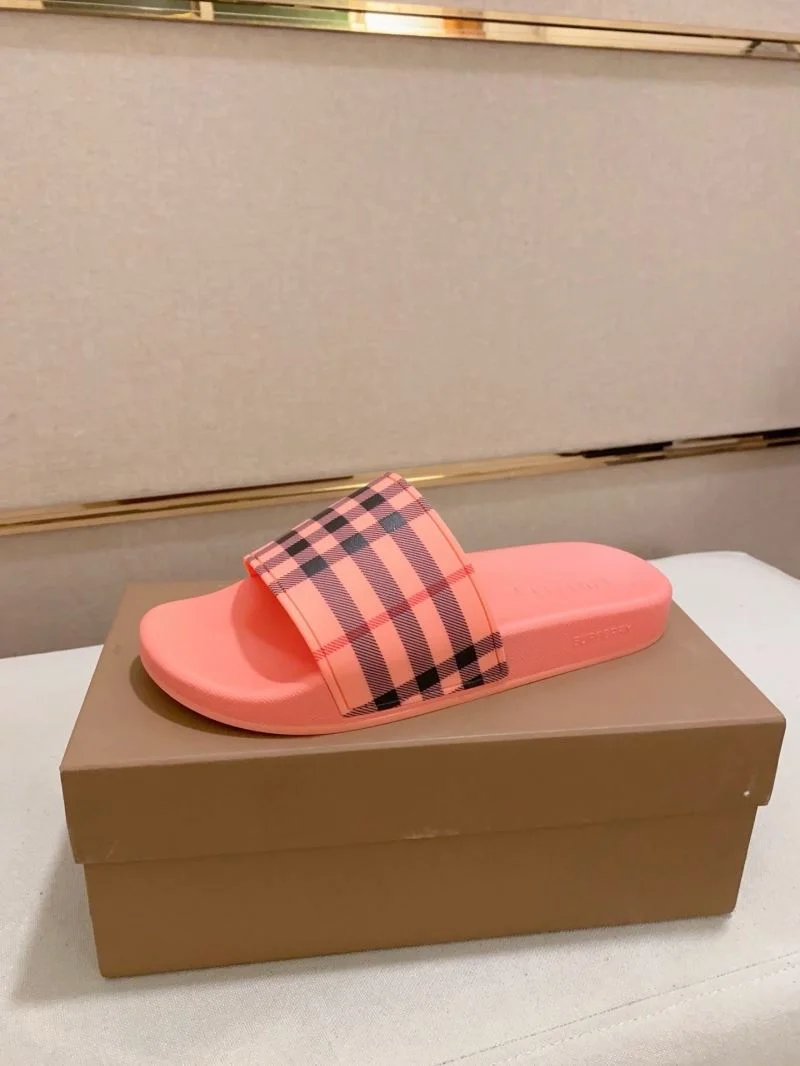 Bright Burberry Slippers 17005