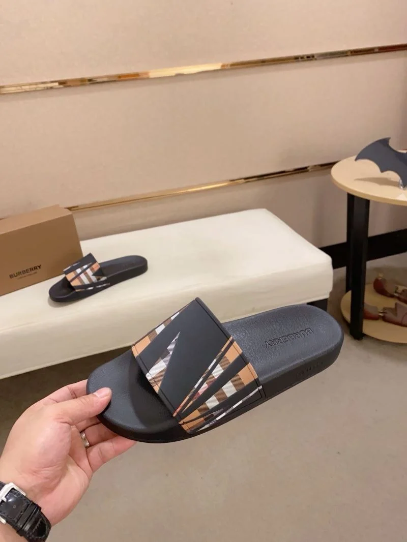 Burberry Slippers WeatherProof 17118