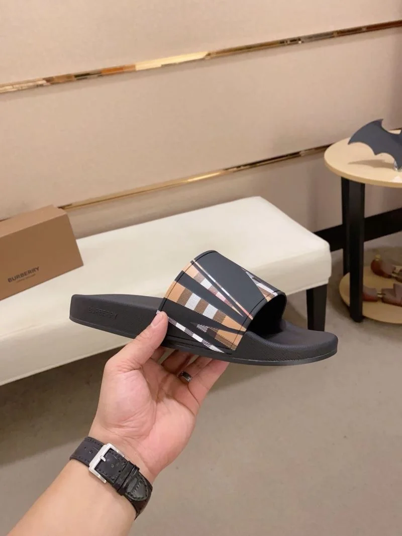 Burberry Slippers WeatherProof 17118