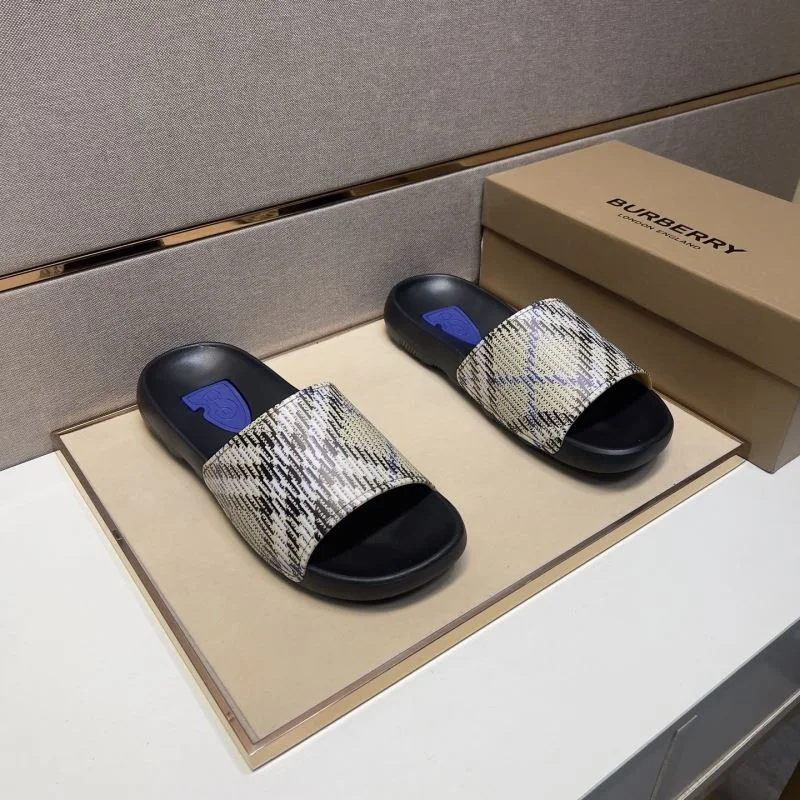 Burberry Slippers TimelessDesign 17126