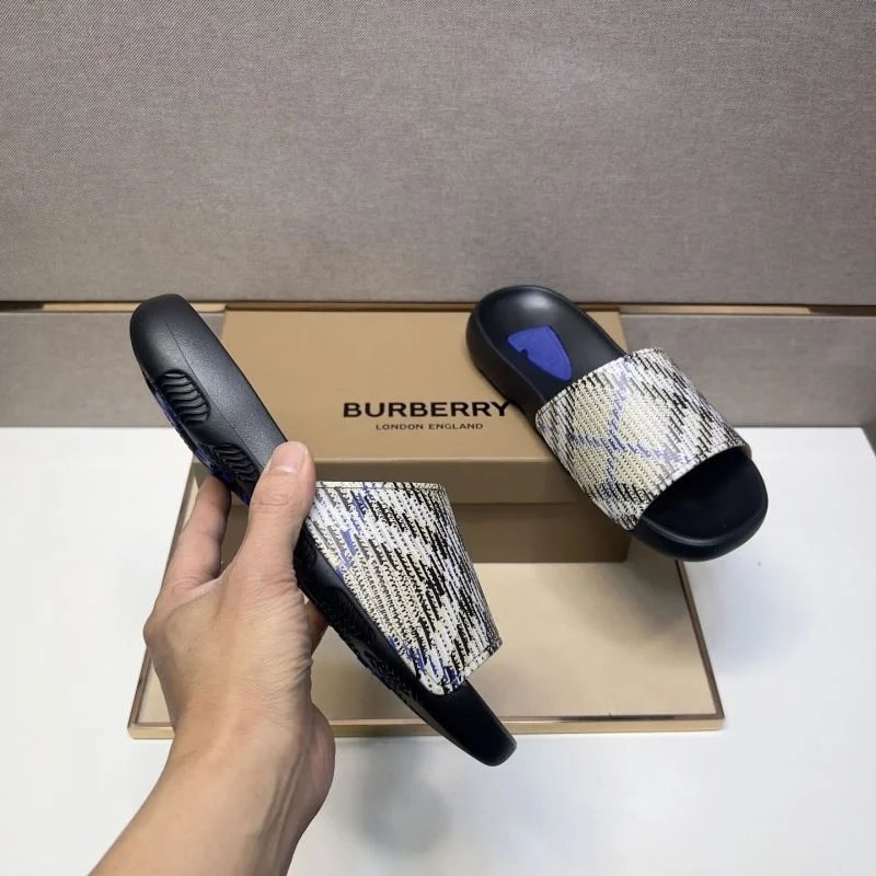 Burberry Slippers TimelessDesign 17126