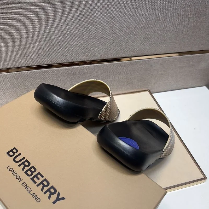 SmoothTexture Burberry Slippers 17124
