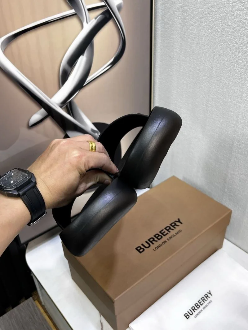 Lightweight Burberry Slippers 17130