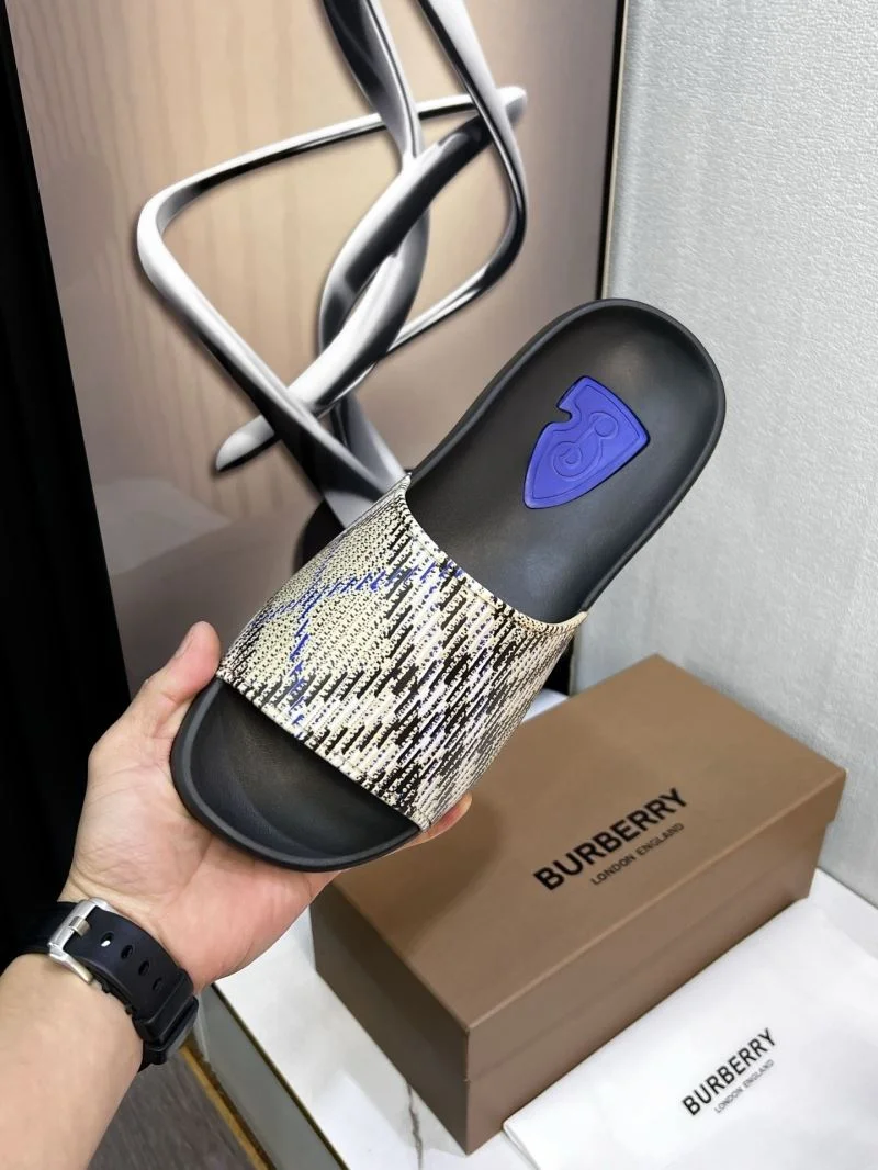 Casual Burberry Slippers 17116