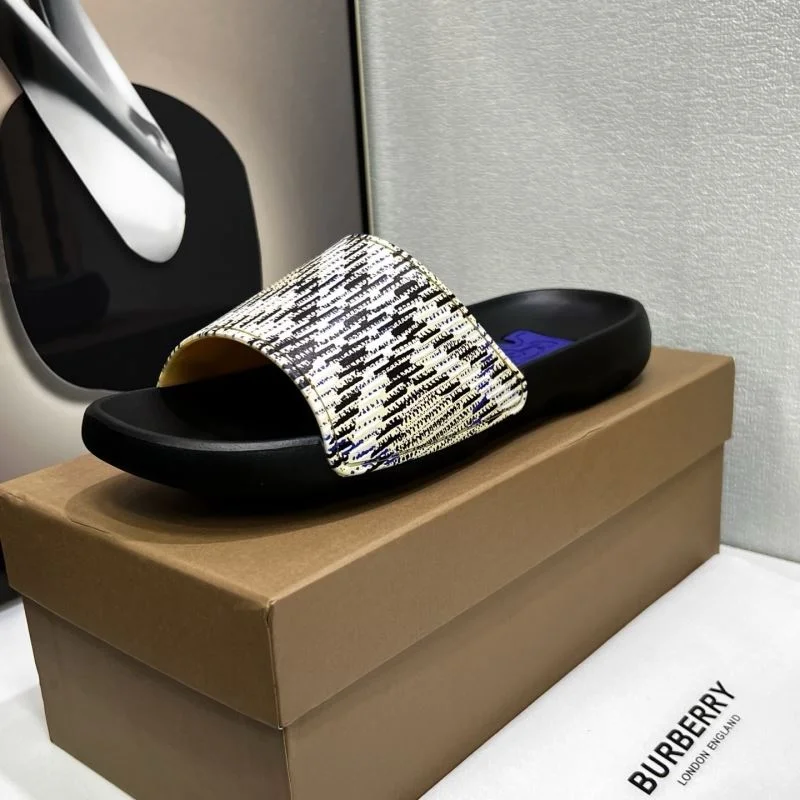 Casual Burberry Slippers 17116