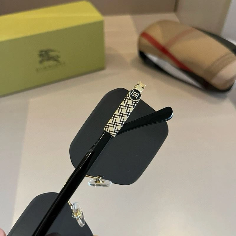 Burberry Sunglasses WeatherProof 277177