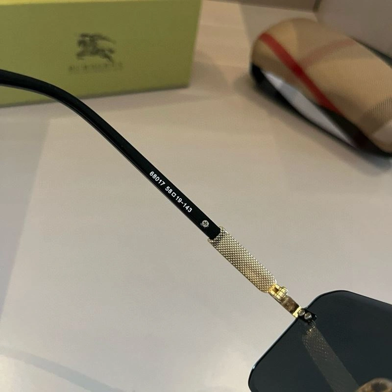 Burberry Sunglasses WeatherProof 277177