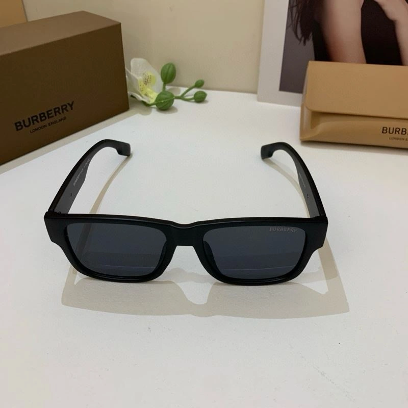 UrbanChic Burberry Sunglasses 277184