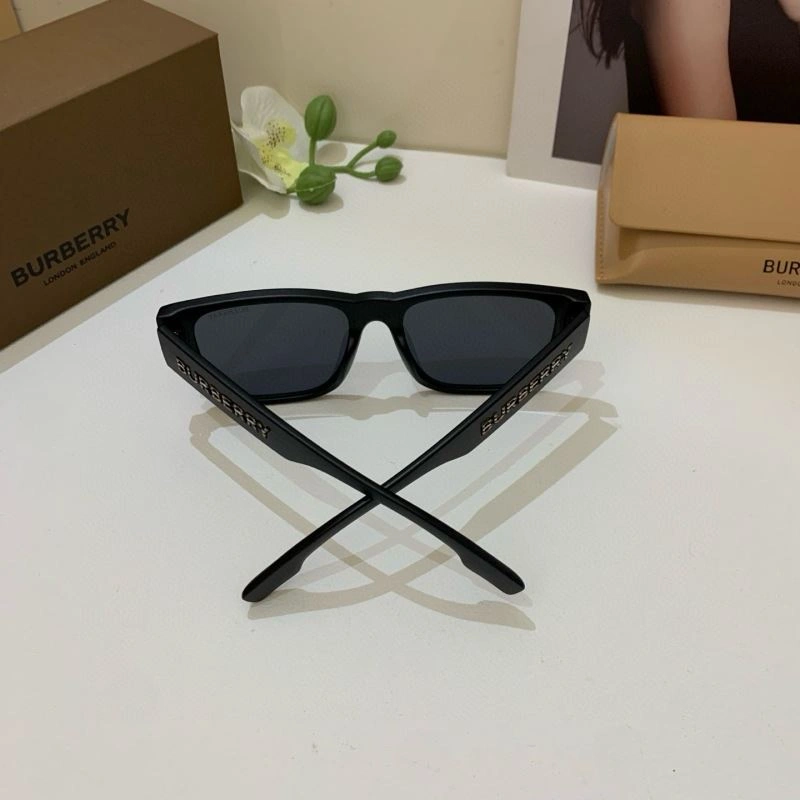 UrbanChic Burberry Sunglasses 277184