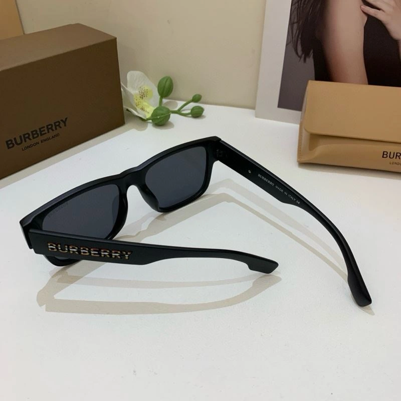 UrbanChic Burberry Sunglasses 277184