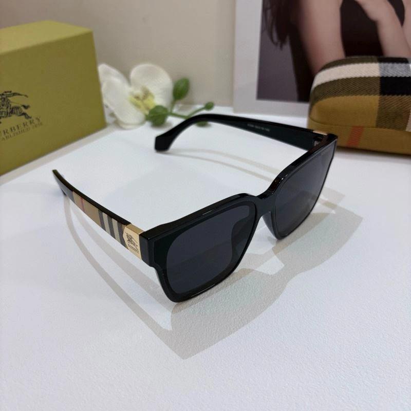 Burberry Sunglasses Practical 277170