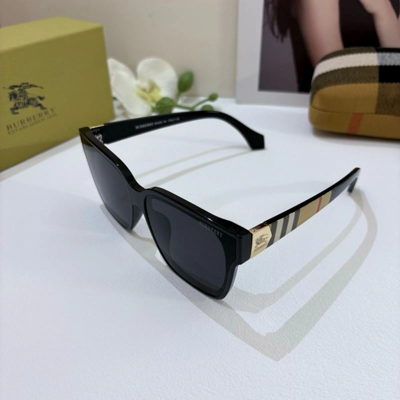 Burberry Sunglasses Practical 277170