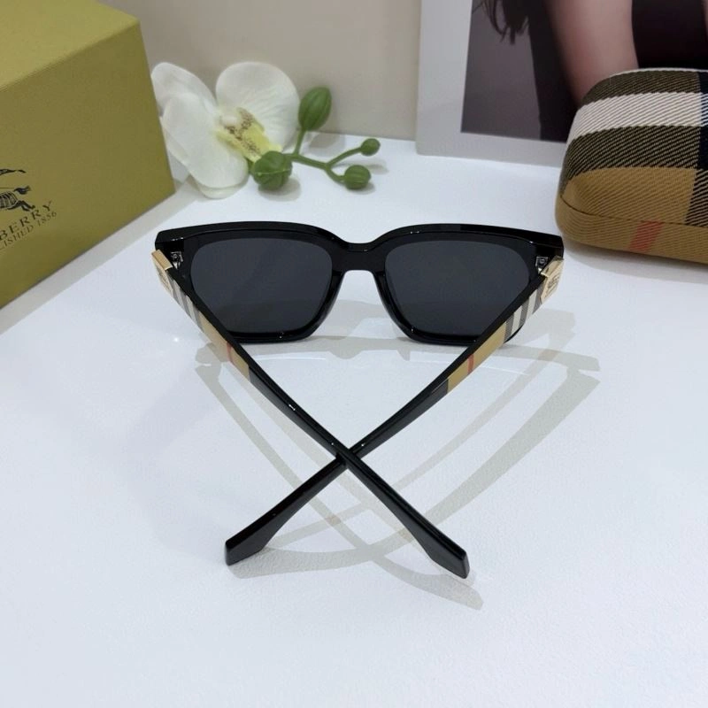 Burberry Sunglasses Practical 277170