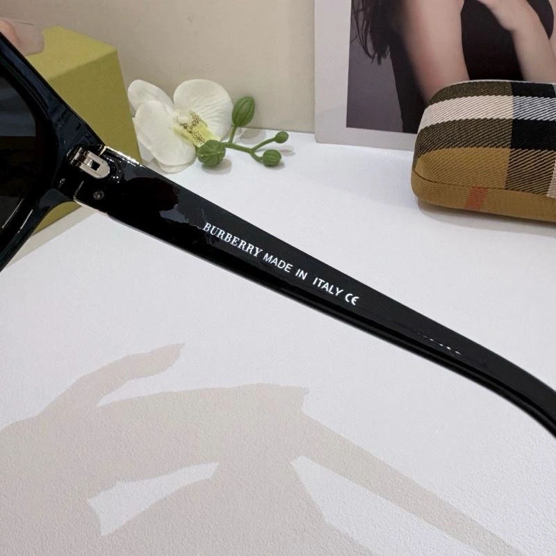 Burberry Sunglasses Practical 277170