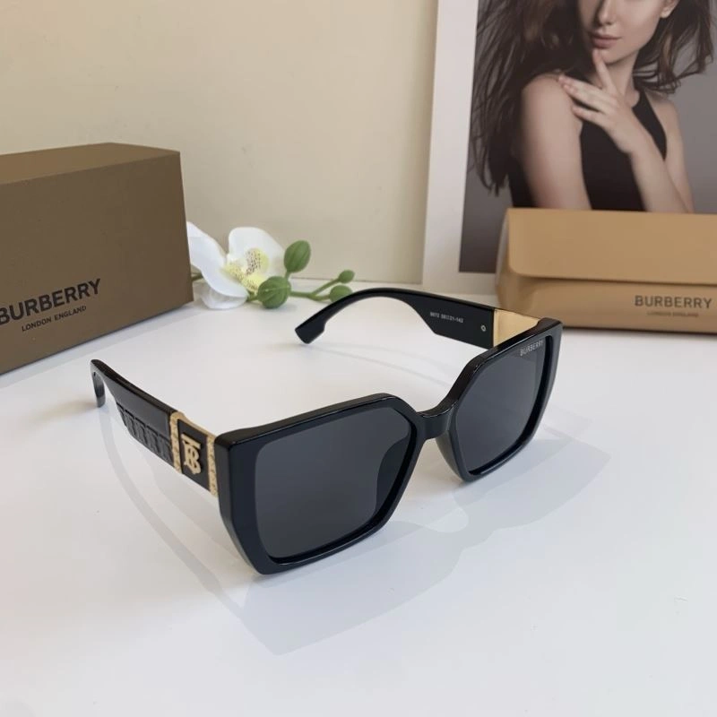 Burberry Sunglasses Versatile 277166