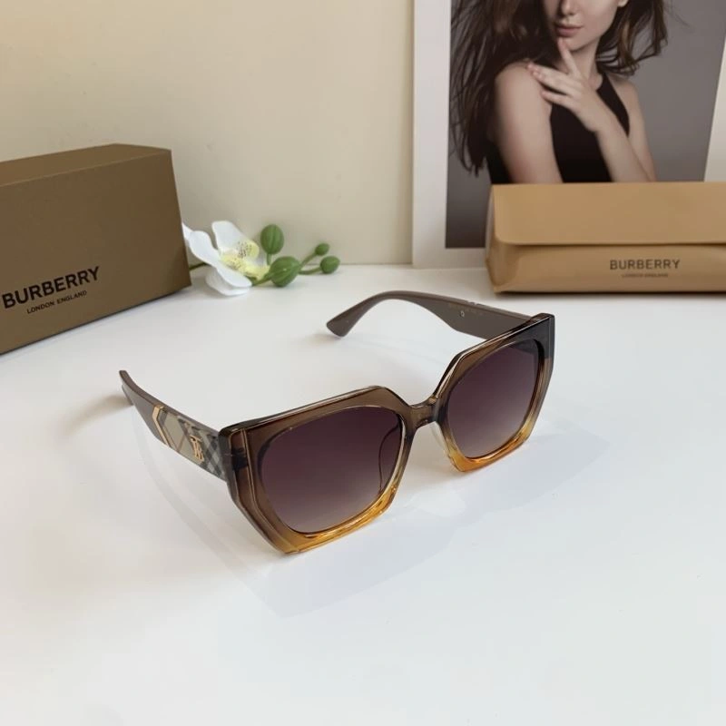Burberry Sunglasses Effortless 277179