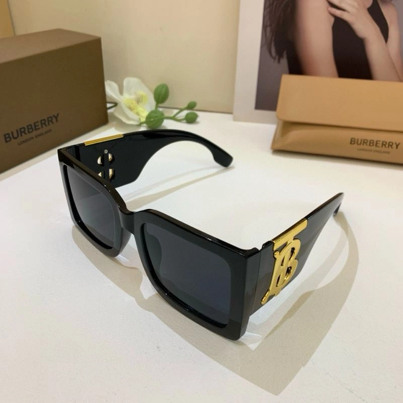 Burberry Sunglasses Compact 277180
