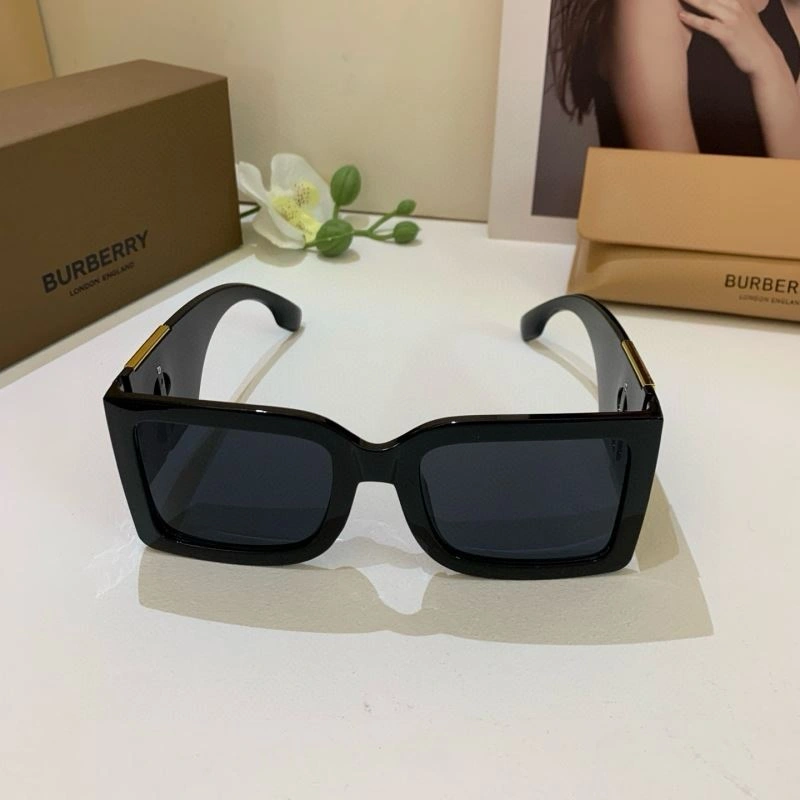 Burberry Sunglasses Compact 277180