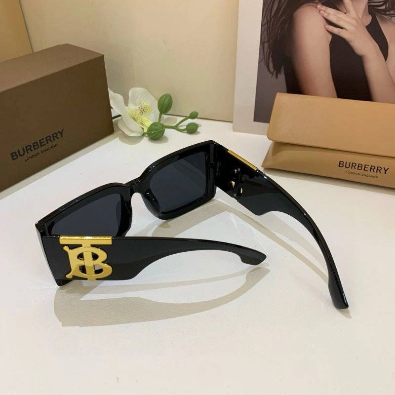 Burberry Sunglasses Compact 277180