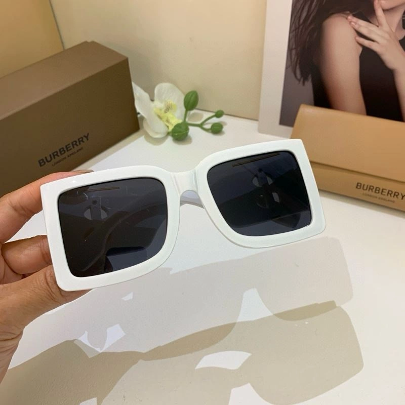 Burberry Sunglasses Effortless 277167