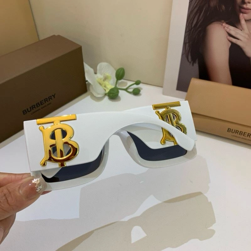 Burberry Sunglasses Effortless 277167