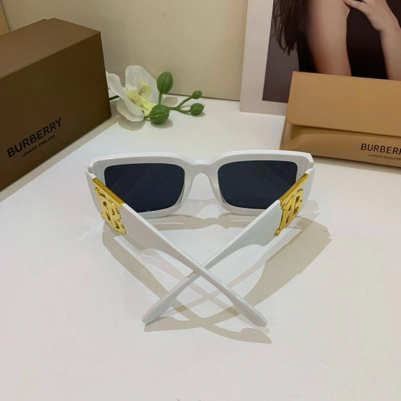 Burberry Sunglasses Effortless 277167