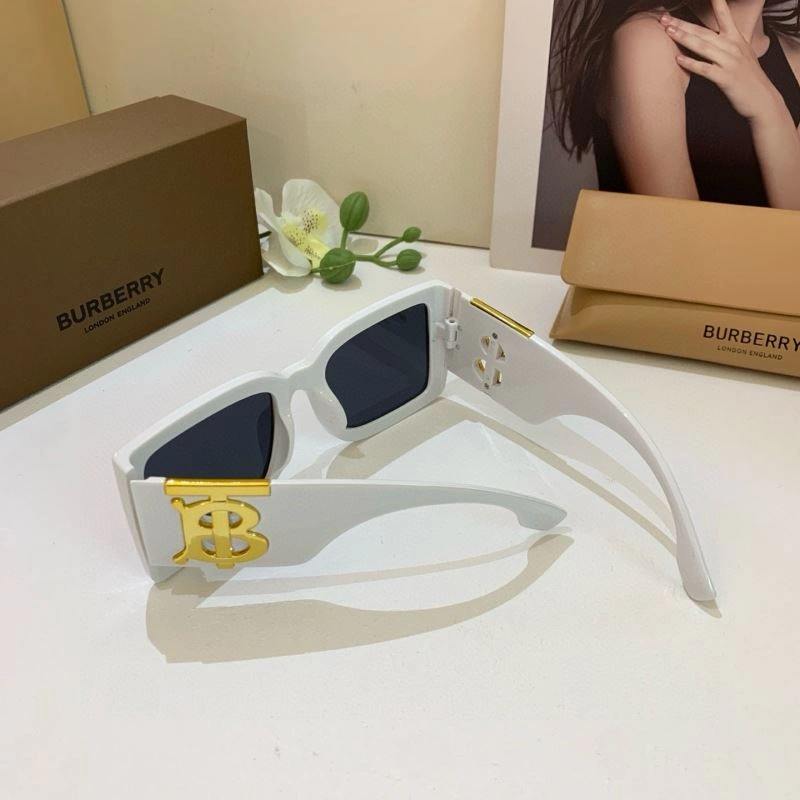 Burberry Sunglasses Effortless 277167