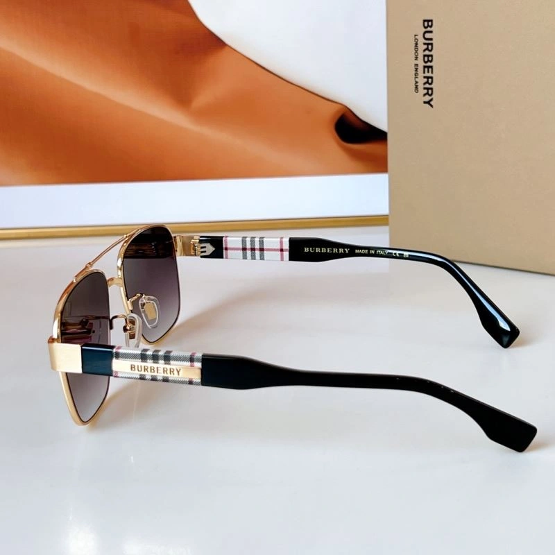 Burberry Sunglasses Colorful 277161
