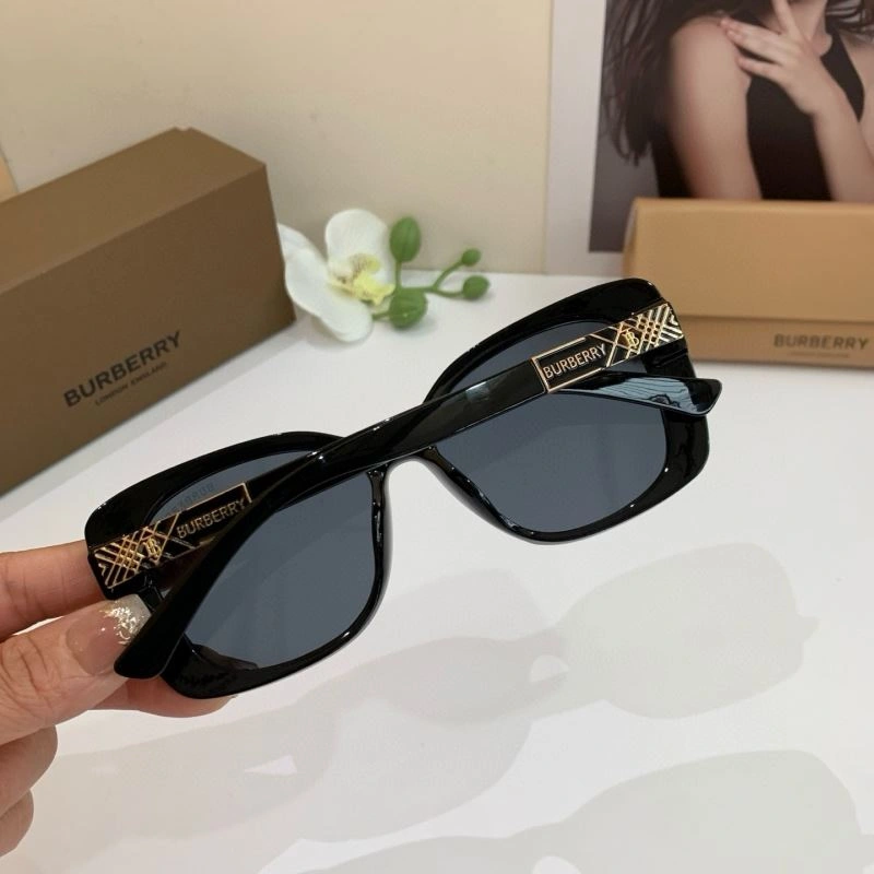 Burberry Sunglasses Durable 277135