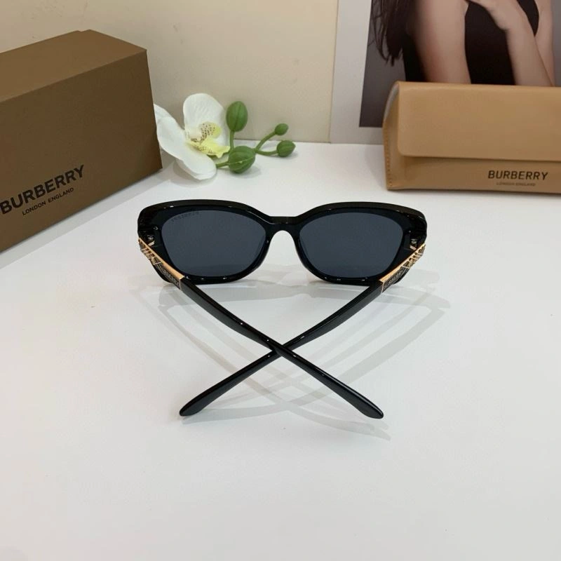 Burberry Sunglasses Durable 277135