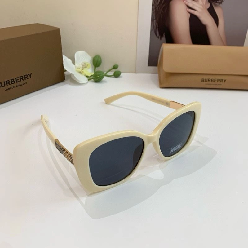 SmoothTexture Burberry Sunglasses 277140