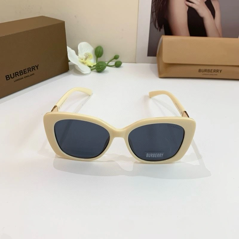SmoothTexture Burberry Sunglasses 277140