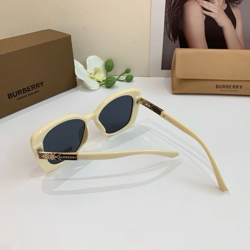 SmoothTexture Burberry Sunglasses 277140